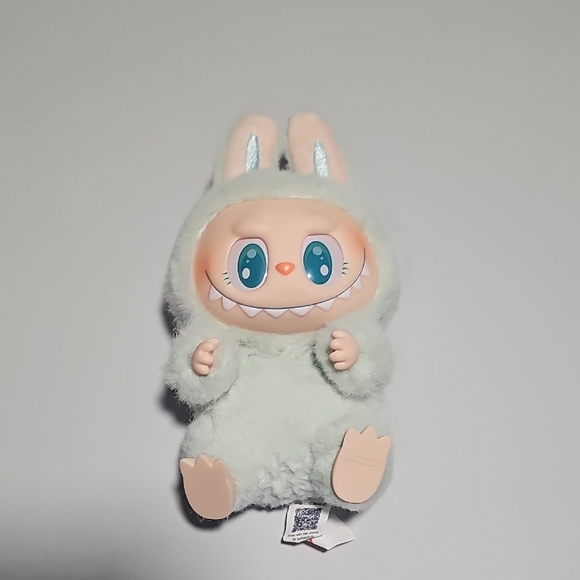 POP MART- The Monsters- Have a Seat Labubu Plush Pendant Keychain - Picture 6 of 8